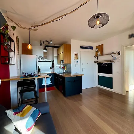 Tower Station - Escape - Fiera Apartament